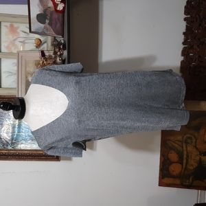 Womens Gray T-shirt Blouse Sz Med Thin Hang overshirt top shortsleeve b46